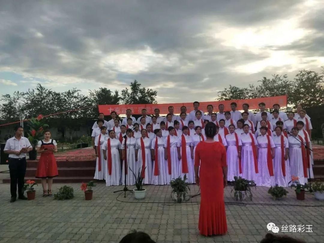 如果你能变成一个电影里的角色，过着他的生活，你会选择成为谁？为什么？
