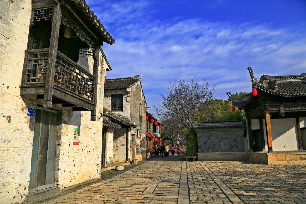 美国伊利诺伊州连环枪案致8死，嫌疑人自杀